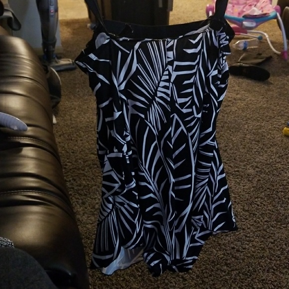 Bathing suit - Picture 2 of 2